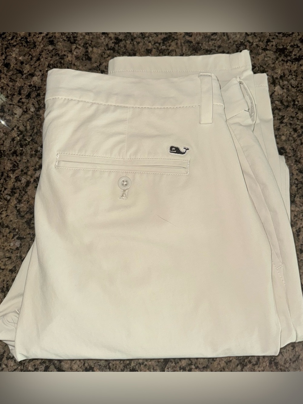 Vineyard Vines men’s stone performance pants - size 33 x 32